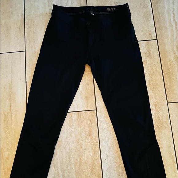 Gently worn DL1961 black low rise straight jeans - Picture 1 of 4